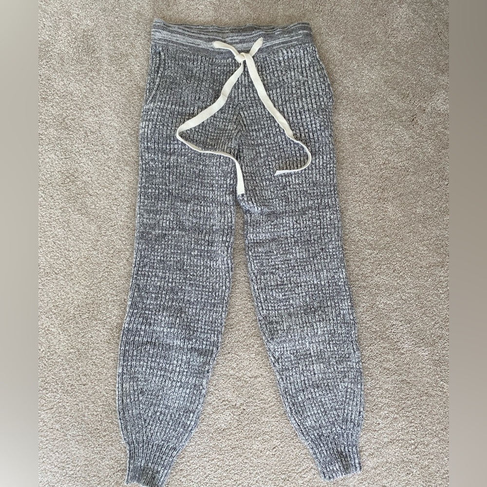 New without tags size SMALL universal thread sweater pants